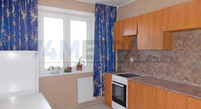 Сдам квартиру 1 комнатную с общей площадью 40м2, 9/10 эт., на улице Электростальская ул, Металлургический район район, г. Челябинск, Челябинская обл., Россия, агентство 74 метра. Фотография №1
