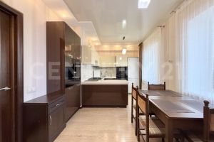 Продам квартиру 2-х комнатную с общей площадью 84.8м2, 6/9 эт., на улице Семена ислюкова ул, г. Чебоксары, Чувашия респ., Россия, агентство CENTURY 21 Россия