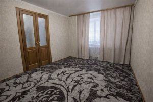 Продам квартиру 2-х комнатную с общей площадью 40.4м2, 1/3 эт., на улице Кирова, г. Астрахань, Астраханская обл., Россия, агентство Доверие AN
