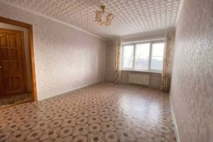 Продам квартиру 1 комнатную с общей площадью 30.3м2, 5/5 эт., на улице Тренева ул, г. Астрахань, Астраханская обл., Россия, агентство Доверие AN