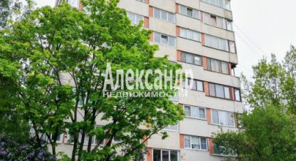 Продам квартиру 1 комнатную с общей площадью 32.3м2, 5/9 эт., на улице Ленинградская выборспортивная  7 подъезд, Выборгский район, г. Выборг, Ленинградская обл., Россия, агентство Александр-Недвижимость. Фотография №1