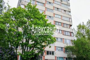 Продам квартиру 1 комнатную с общей площадью 32.3м2, 5/9 эт., на улице Ленинградская выборспортивная  7 подъезд, Выборгский район, г. Выборг, Ленинградская обл., Россия, агентство Александр-Недвижимость