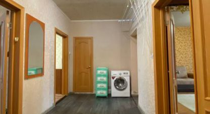 Купить квартиру 3-х комнатную, 69.4 кв. м. Фотография №1 Продам квартиру 3-х комнатную с общей площадью 69.4м2, 1/5 эт., на улице Набережная реки Магаданки, г. Магадан, Магаданская обл., Россия, агентство Агентство недвижимости СДЕЛКА. Фотография №1