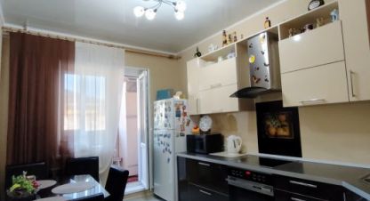 Купить квартиру 3-х комнатную, 73 кв. м. Фотография №1 Продам квартиру 3-х комнатную с общей площадью 73м2, 4/5 эт., на улице Портовая, г. Магадан, Магаданская обл., Россия, агентство Агентство недвижимости СДЕЛКА. Фотография №1