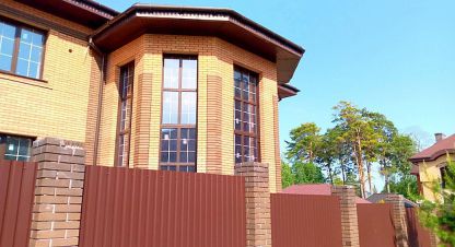 Продам коттедж/дачу 5-ти комнатную с общей площадью 388м2, на улице Лесная 1-я, г. Бердск, Новосибирская обл., Россия, агентство ООО АГЕНТСТВО НЕДВИЖИМОСТИ ДЕЛЬТА. Фотография №1