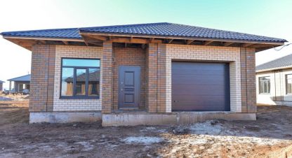 Купить дом, 100 кв. м. Фотография №1 Продам дом с общей площадью 100м2, на улице Переволоцкая, г. Подгородняя покровка, Оренбургская обл., Россия, агентство ЦН Авега. Фотография №1