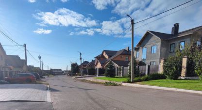 Купить коттедж/дачу 3-х комнатную, 102.7 кв. м. Фотография №1 Продам коттедж/дачу 3-х комнатную с общей площадью 102.7м2, на улице Ростоши мкр пражская, г. Оренбург, Оренбургская обл., Россия, агентство ЦН Авега. Фотография №1