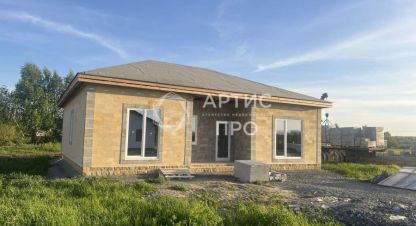 Купить дом 4-х комнатную, 123.5 кв. м. Фотография №1 Продам дом 4-х комнатный с общей площадью 123.5м2, на улице 11-й кианитовый проезд, г. Екатеринбург, Свердловская обл., Россия, агентство Артис Про. Фотография №1