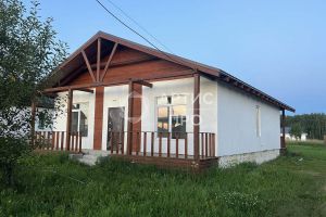 Продам дом 4-х комнатный с общей площадью 135м2, на улице Отто шмидта, г. Курганово, Свердловская обл., Россия, агентство Артис Про