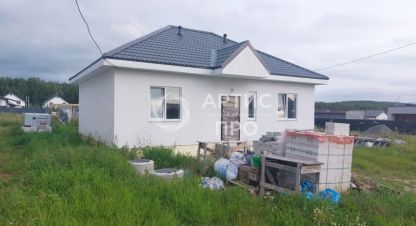 Купить дом 4-х комнатную, 87.1 кв. м. Фотография №1 Продам дом 4-х комнатный с общей площадью 87.1м2, на улице Старателей, г. Курганово, Свердловская обл., Россия, агентство Артис Про. Фотография №1