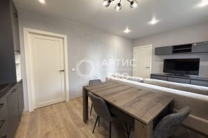 Продам квартиру 1 комнатную с общей площадью 34.8м2, 2/10 эт., на улице Новосинарский бульвар, г. Екатеринбург, Свердловская обл., Россия, агентство Артис Про