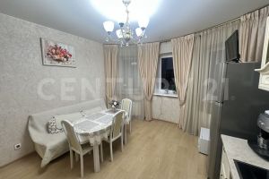 Продам квартиру 2-х комнатную с общей площадью 60.8м2, 4/14 эт., на улице Набережная ул, г. Долгопрудный, Московская обл., Россия, агентство CENTURY 21 Россия