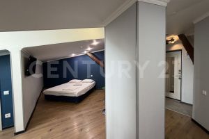 Продам квартиру с общей площадью 27.7м2, 5/5 эт., на улице Петра романова ул  7 строение, г. Москва, Москва, Россия, агентство CENTURY 21 Россия
