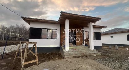 Продам дом 4-х комнатный с общей площадью 100м2, на улице Сосновая, г. Прохладный, Свердловская обл., Россия, агентство Артис Про. Фотография №1