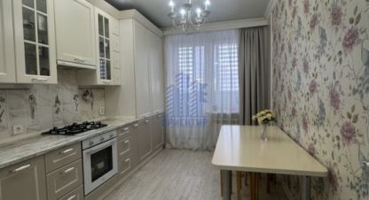 Продам квартиру 2-х комнатную с общей площадью 63.6м2, 9/9 эт., на улице Николая смирнова, г. Чебоксары, Чувашия респ., Россия, агентство Агентство недвижимости Ориентир. Фотография №1