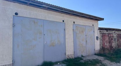 Купить гараж/паркинг, 112 кв. м. Фотография №1 Продам гараж/паркинг с общей площадью 112м2, на улице Керченская, г. Приморский , Крым авт. респ., Россия, агентство АН Метр Крым Сочи. Фотография №1